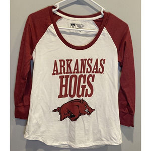 Official NCAA Arkansas Razorbacks Hogs‎ Logo Raglan Women's Shirt sz XS NWOT